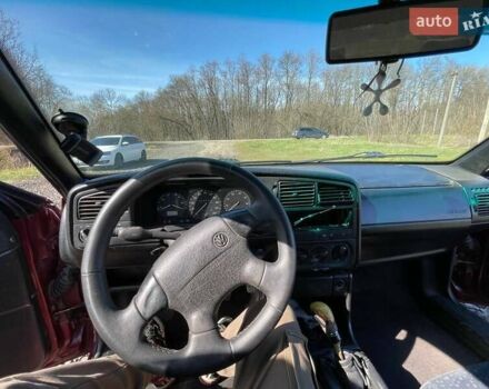 Красный Фольксваген Пассат, объемом двигателя 1.8 л и пробегом 388 тыс. км за 2250 $, фото 17 на Automoto.ua