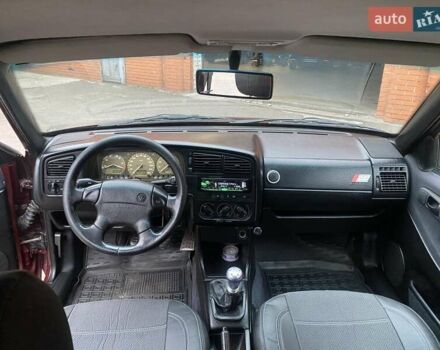 Красный Фольксваген Пассат, объемом двигателя 2 л и пробегом 390 тыс. км за 3200 $, фото 16 на Automoto.ua