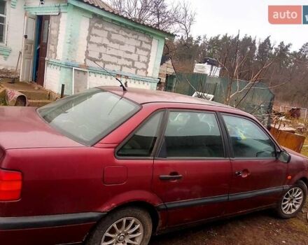 Красный Фольксваген Пассат, объемом двигателя 1.8 л и пробегом 620 тыс. км за 1450 $, фото 2 на Automoto.ua