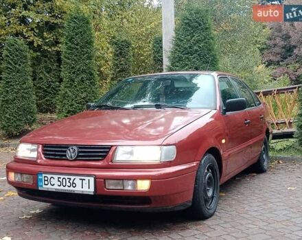 Красный Фольксваген Пассат, объемом двигателя 1.9 л и пробегом 323 тыс. км за 2400 $, фото 4 на Automoto.ua