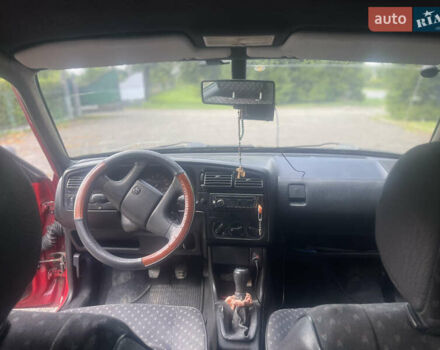 Красный Фольксваген Пассат, объемом двигателя 1.8 л и пробегом 300 тыс. км за 1600 $, фото 7 на Automoto.ua