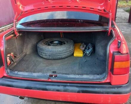 Червоний Фольксваген Пассат, об'ємом двигуна 1.8 л та пробігом 296 тис. км за 2700 $, фото 16 на Automoto.ua