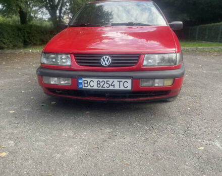 Красный Фольксваген Пассат, объемом двигателя 1.8 л и пробегом 300 тыс. км за 1600 $, фото 14 на Automoto.ua