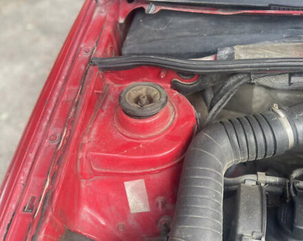 Красный Фольксваген Пассат, объемом двигателя 1.8 л и пробегом 300 тыс. км за 1600 $, фото 2 на Automoto.ua