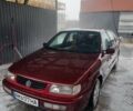 Красный Фольксваген Пассат, объемом двигателя 1.8 л и пробегом 300 тыс. км за 2800 $, фото 1 на Automoto.ua