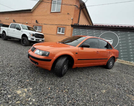 Красный Фольксваген Пассат, объемом двигателя 1.6 л и пробегом 380 тыс. км за 4999 $, фото 7 на Automoto.ua