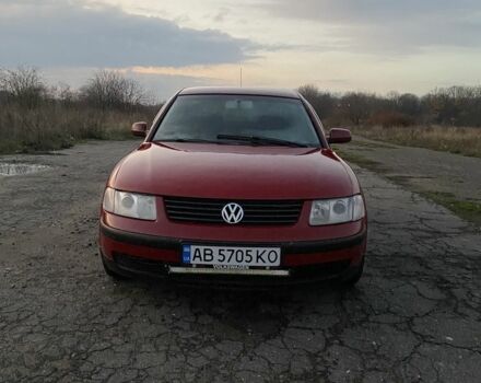 Красный Фольксваген Пассат, объемом двигателя 1.6 л и пробегом 400 тыс. км за 2750 $, фото 4 на Automoto.ua