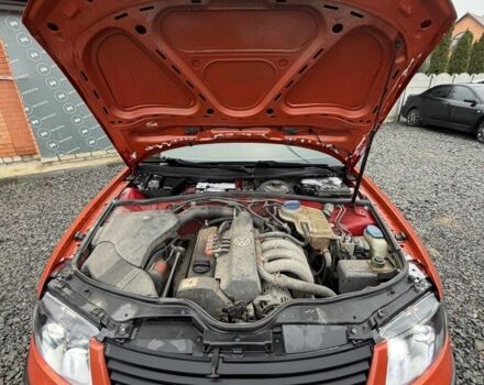 Красный Фольксваген Пассат, объемом двигателя 1.6 л и пробегом 380 тыс. км за 4999 $, фото 7 на Automoto.ua