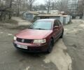 Красный Фольксваген Пассат, объемом двигателя 1.8 л и пробегом 304 тыс. км за 2000 $, фото 12 на Automoto.ua