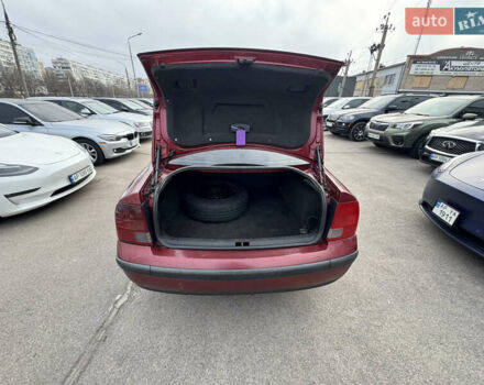 Красный Фольксваген Пассат, объемом двигателя 1.78 л и пробегом 315 тыс. км за 3000 $, фото 8 на Automoto.ua