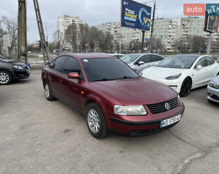 Красный Фольксваген Пассат, объемом двигателя 1.78 л и пробегом 315 тыс. км за 3000 $, фото 2 на Automoto.ua