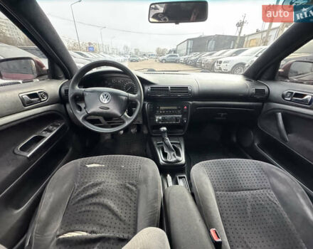 Красный Фольксваген Пассат, объемом двигателя 1.78 л и пробегом 315 тыс. км за 3000 $, фото 12 на Automoto.ua