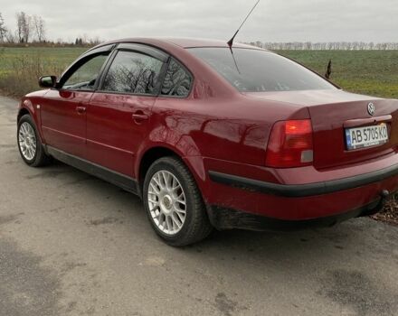Красный Фольксваген Пассат, объемом двигателя 1.6 л и пробегом 400 тыс. км за 2750 $, фото 2 на Automoto.ua