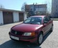 Красный Фольксваген Пассат, объемом двигателя 1.6 л и пробегом 450 тыс. км за 2000 $, фото 1 на Automoto.ua