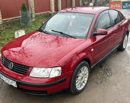 Красный Фольксваген Пассат, объемом двигателя 1.6 л и пробегом 350 тыс. км за 2699 $, фото 1 на Automoto.ua