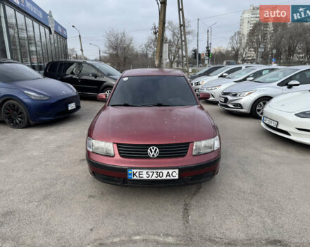 Красный Фольксваген Пассат, объемом двигателя 1.78 л и пробегом 315 тыс. км за 3000 $, фото 1 на Automoto.ua