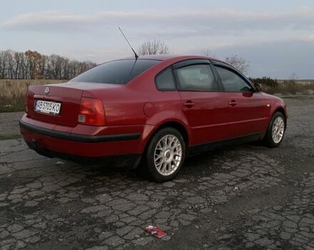 Красный Фольксваген Пассат, объемом двигателя 1.6 л и пробегом 400 тыс. км за 2750 $, фото 3 на Automoto.ua