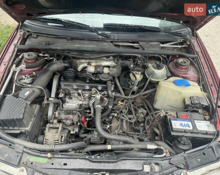 Красный Фольксваген Пассат, объемом двигателя 1.9 л и пробегом 365 тыс. км за 2250 $, фото 14 на Automoto.ua