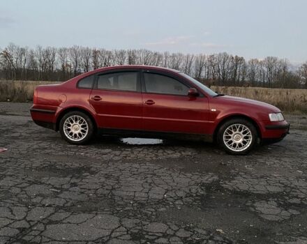 Красный Фольксваген Пассат, объемом двигателя 1.6 л и пробегом 400 тыс. км за 2750 $, фото 5 на Automoto.ua