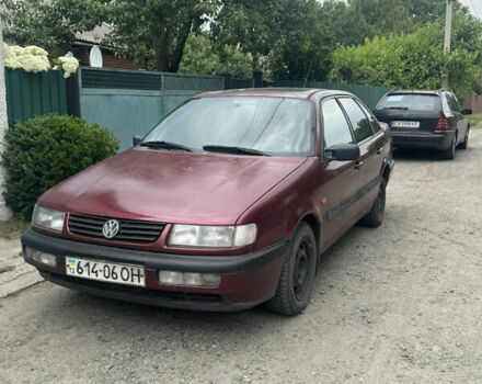 Красный Фольксваген Пассат, объемом двигателя 1.9 л и пробегом 365 тыс. км за 2250 $, фото 1 на Automoto.ua