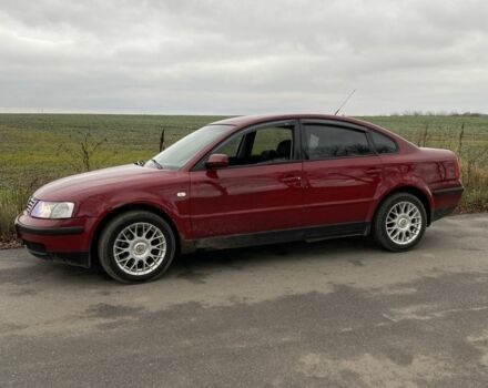 Красный Фольксваген Пассат, объемом двигателя 1.6 л и пробегом 400 тыс. км за 2750 $, фото 1 на Automoto.ua