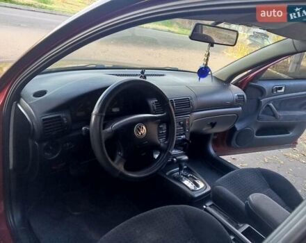 Красный Фольксваген Пассат, объемом двигателя 1.78 л и пробегом 280 тыс. км за 3999 $, фото 20 на Automoto.ua