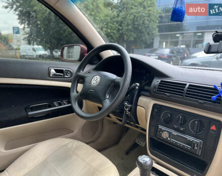 Красный Фольксваген Пассат, объемом двигателя 1.8 л и пробегом 216 тыс. км за 3700 $, фото 15 на Automoto.ua