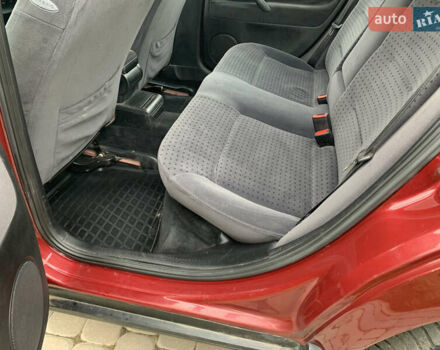 Красный Фольксваген Пассат, объемом двигателя 1.6 л и пробегом 213 тыс. км за 3550 $, фото 8 на Automoto.ua