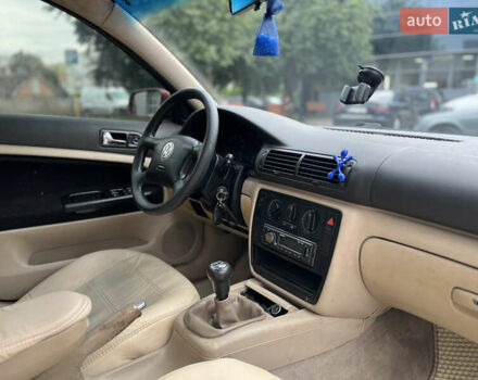 Красный Фольксваген Пассат, объемом двигателя 1.8 л и пробегом 216 тыс. км за 3700 $, фото 8 на Automoto.ua