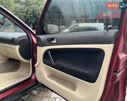 Красный Фольксваген Пассат, объемом двигателя 1.8 л и пробегом 216 тыс. км за 3700 $, фото 10 на Automoto.ua