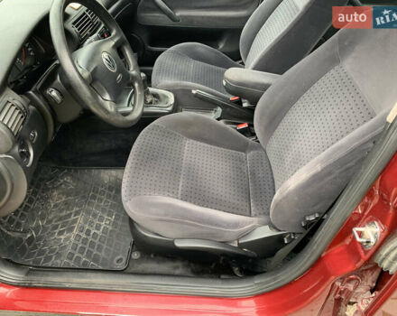 Красный Фольксваген Пассат, объемом двигателя 1.6 л и пробегом 213 тыс. км за 3550 $, фото 9 на Automoto.ua