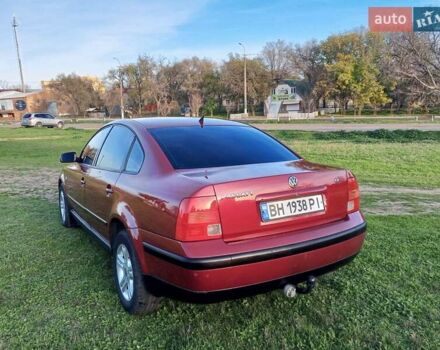 Красный Фольксваген Пассат, объемом двигателя 1.78 л и пробегом 280 тыс. км за 3999 $, фото 4 на Automoto.ua