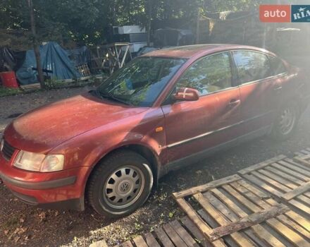 Червоний Фольксваген Пассат, об'ємом двигуна 1.6 л та пробігом 393 тис. км за 3700 $, фото 1 на Automoto.ua