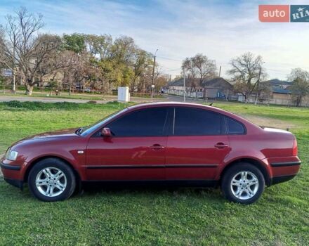 Красный Фольксваген Пассат, объемом двигателя 1.78 л и пробегом 280 тыс. км за 3999 $, фото 1 на Automoto.ua