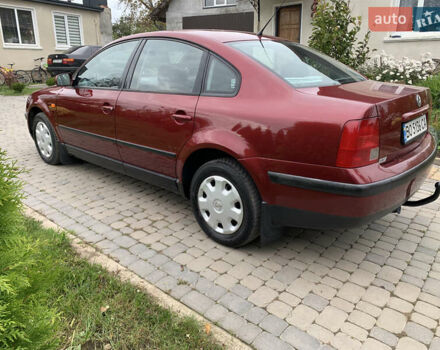 Красный Фольксваген Пассат, объемом двигателя 1.6 л и пробегом 213 тыс. км за 3550 $, фото 5 на Automoto.ua