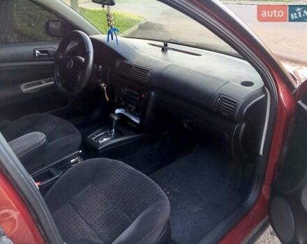 Красный Фольксваген Пассат, объемом двигателя 1.78 л и пробегом 280 тыс. км за 3999 $, фото 17 на Automoto.ua