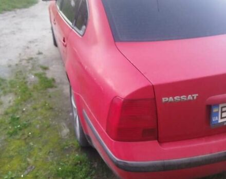 Красный Фольксваген Пассат, объемом двигателя 1.78 л и пробегом 202 тыс. км за 3500 $, фото 2 на Automoto.ua