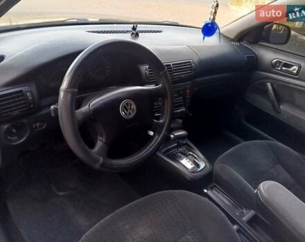 Красный Фольксваген Пассат, объемом двигателя 1.78 л и пробегом 280 тыс. км за 3999 $, фото 23 на Automoto.ua