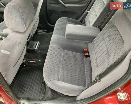 Красный Фольксваген Пассат, объемом двигателя 1.6 л и пробегом 213 тыс. км за 3550 $, фото 11 на Automoto.ua