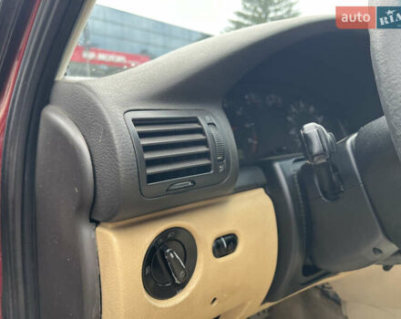 Красный Фольксваген Пассат, объемом двигателя 1.8 л и пробегом 216 тыс. км за 3700 $, фото 22 на Automoto.ua