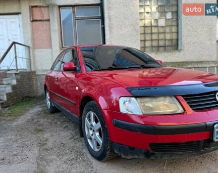 Красный Фольксваген Пассат, объемом двигателя 1.8 л и пробегом 290 тыс. км за 3150 $, фото 4 на Automoto.ua