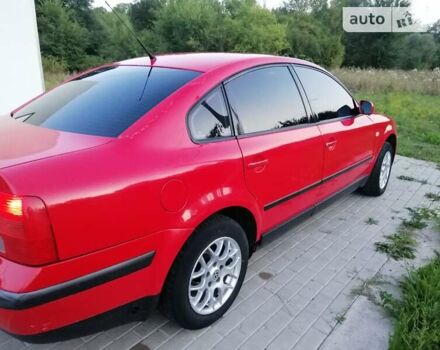 Красный Фольксваген Пассат, объемом двигателя 1.78 л и пробегом 320 тыс. км за 3500 $, фото 2 на Automoto.ua