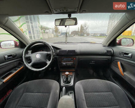 Красный Фольксваген Пассат, объемом двигателя 1.8 л и пробегом 246 тыс. км за 3299 $, фото 13 на Automoto.ua
