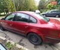 Красный Фольксваген Пассат, объемом двигателя 1.8 л и пробегом 241 тыс. км за 3000 $, фото 4 на Automoto.ua