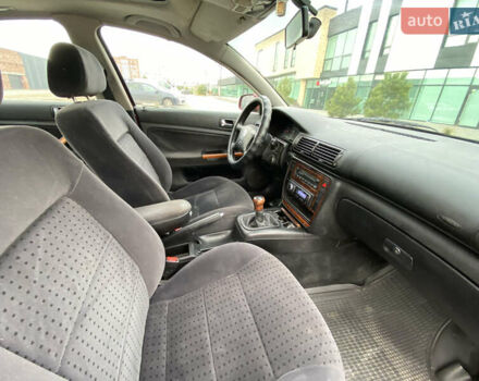 Красный Фольксваген Пассат, объемом двигателя 1.78 л и пробегом 246 тыс. км за 2999 $, фото 14 на Automoto.ua