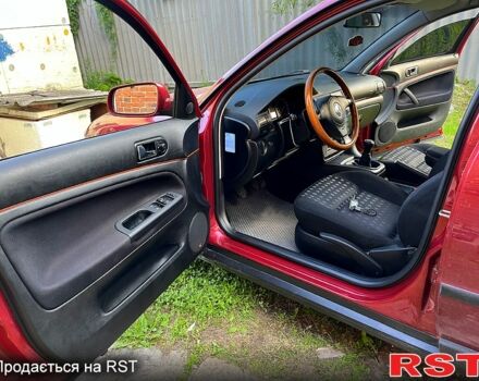 Красный Фольксваген Пассат, объемом двигателя 1.6 л и пробегом 225 тыс. км за 5000 $, фото 11 на Automoto.ua