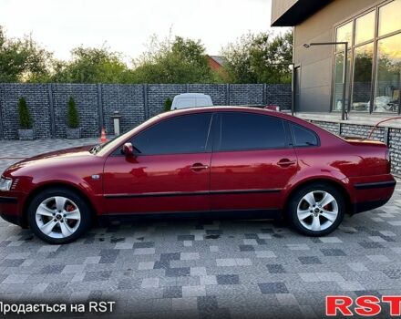 Красный Фольксваген Пассат, объемом двигателя 1.6 л и пробегом 225 тыс. км за 5000 $, фото 4 на Automoto.ua