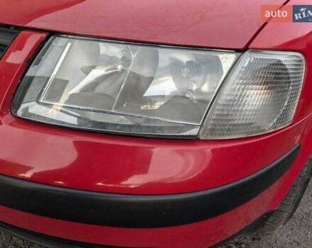 Красный Фольксваген Пассат, объемом двигателя 1.6 л и пробегом 231 тыс. км за 4200 $, фото 15 на Automoto.ua