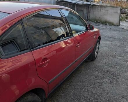 Красный Фольксваген Пассат, объемом двигателя 1.6 л и пробегом 231 тыс. км за 4200 $, фото 10 на Automoto.ua