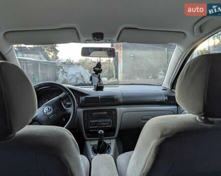 Красный Фольксваген Пассат, объемом двигателя 1.6 л и пробегом 231 тыс. км за 4200 $, фото 1 на Automoto.ua